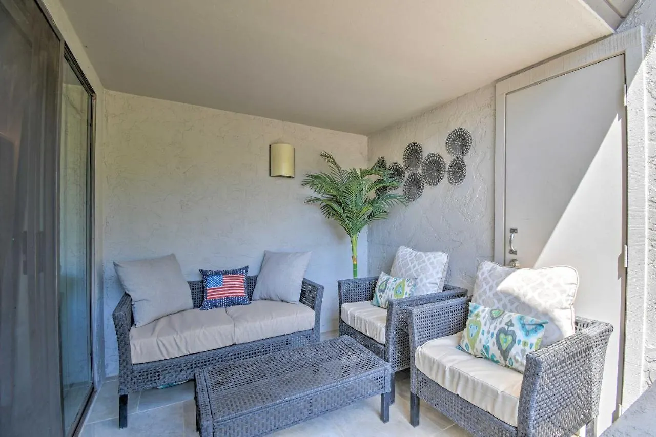Sleek Phoenix Condo Walk To Biltmore Fashion Park Apartment